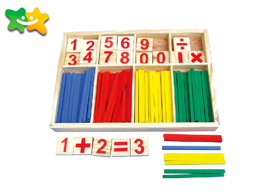 Asilo di Montessori che impara i giocattoli, giocattoli educativi per i bambini in età prescolare di asilo