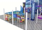 Attrezzatura dell'interno del campo da giuoco del gioco dei bambini commerciali del centro con la parete rampicante