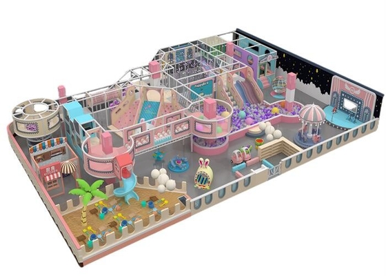 I bambini giocano l'attrezzatura molle grande Playland di campo giochi con l'artificiere della palla